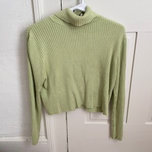 Green Valerie Stevens turtle neck sweater. Very thick material. Size L.